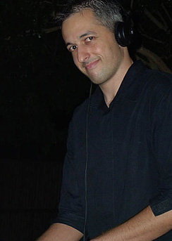 DJ אלמוג בר